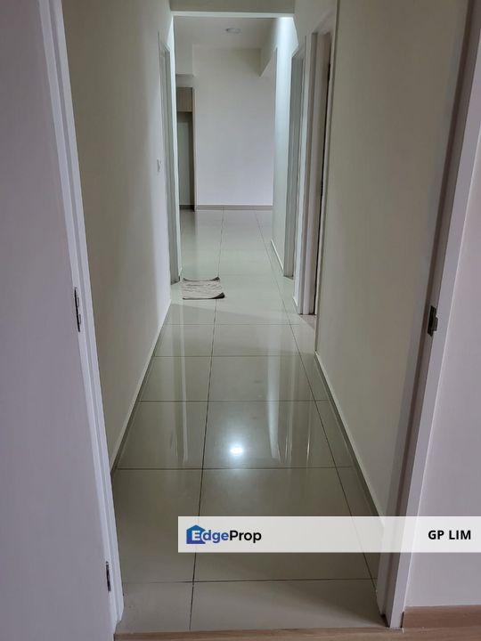 Gravit 8 servicd residence, Selangor, Port Klang