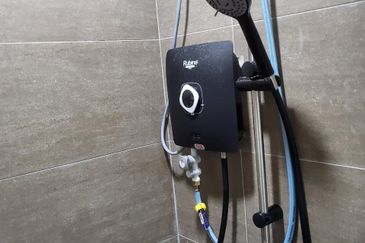 Gravit8 @ Klang South