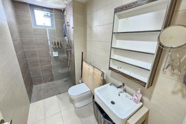 Gravit8 @ Klang South