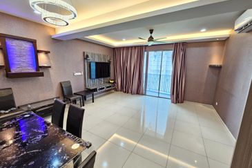 Gravit8 @ Klang South