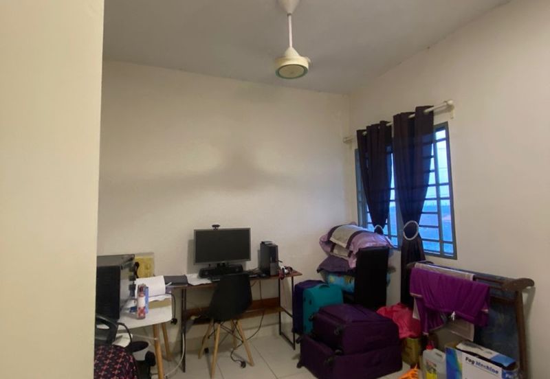 Pangsapuri Akasia, Bandar Botanic