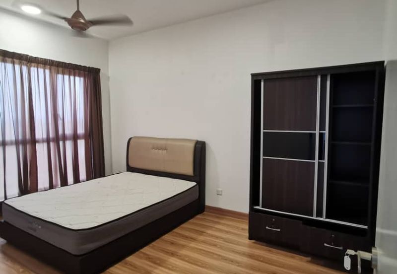 Ambang botanic Gm remia apt