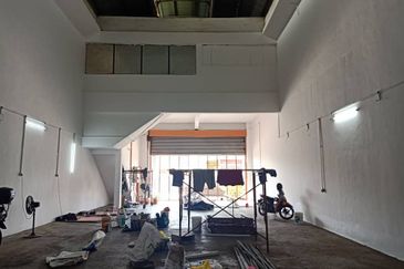 West Port, Pulau Indah