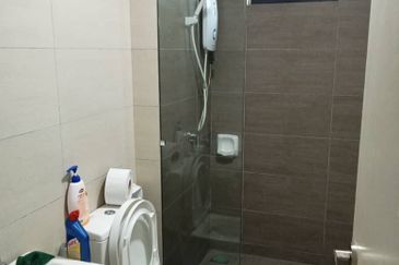 Gravit8 @ Klang South