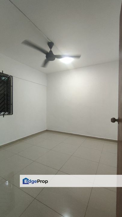 For Rent 1st Floor Bandar Selesa Jaya @Jalan Silat Gayong Renovated Full Tiles , Johor, Skudai