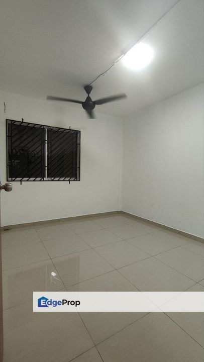 For Rent 1st Floor Bandar Selesa Jaya @Jalan Silat Gayong Renovated Full Tiles , Johor, Skudai
