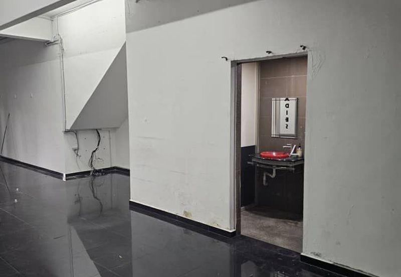 Taman Mount Austin Commercial