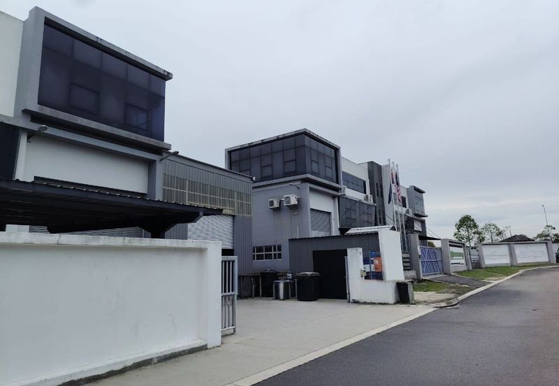 Apex Bizhub Desa Cemerlang