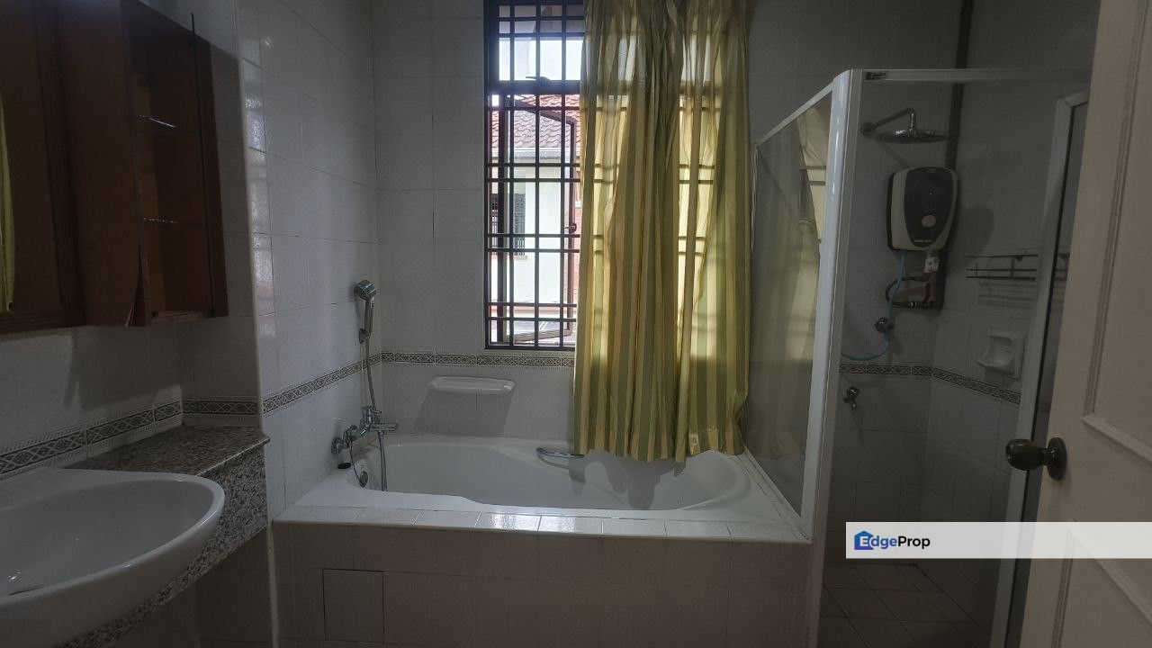 Room For Rent Taman Impian Emas, Skudai Semi-D With Bathroom , Johor, Skudai