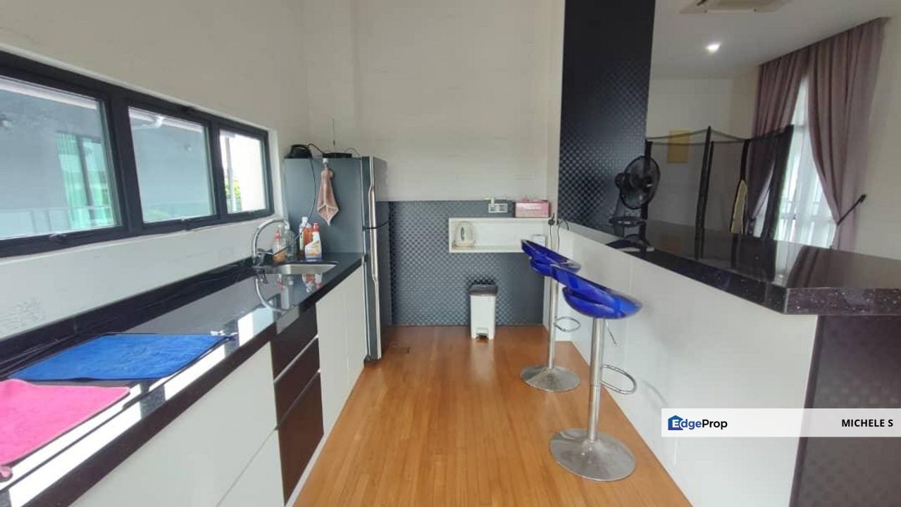 Senibong Isola Grandeur 3 Storey Bungalow For Sale, Johor, Masai