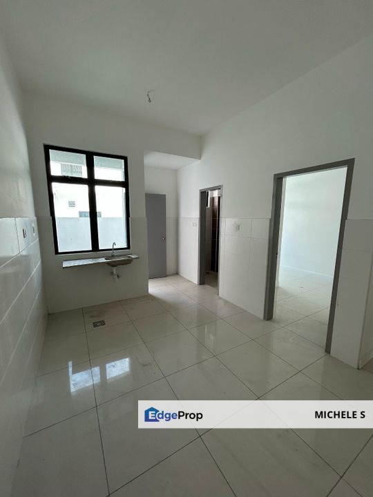 Dato Onn Perjiranan 8 Double Storey House 99% New For Sale, Johor, Johor Bahru