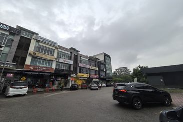 Jalan Austin Heights