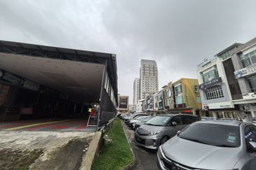 Jalan Austin Heights