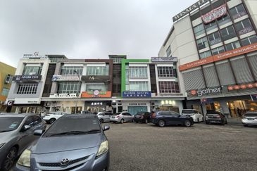 Jalan Austin Heights