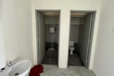 Pusat Perdagangan Danga Utama