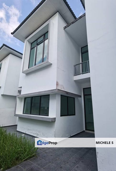 Eco Tropic Cluster House Full loan For Sale, Johor, Masai