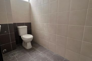 Oasis 2 @ Tropicana Danga Cove