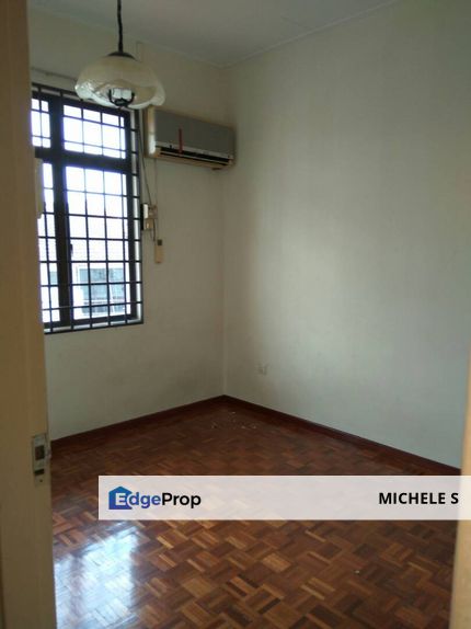 Molek Big Double Storey House Selling Under Bank Value, Johor, Johor Bahru