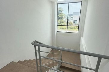 Eco Curve @ Eco Business Park 1