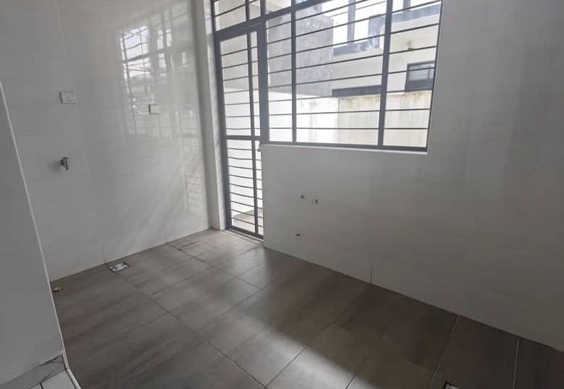Setia Tropika Double Storey Cluster For Rent