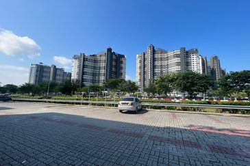 Bina Park, Bandar Seri Alam