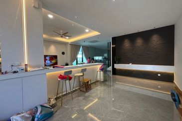 Setia Tropika Cluster Double Storey House For Sale