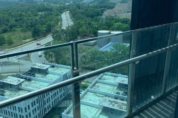 Almas Suites @ Puteri Harbour