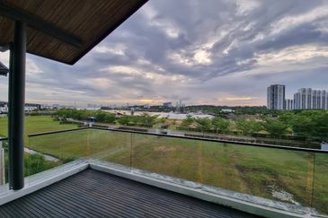 The Hills Residences, Senibong Cove