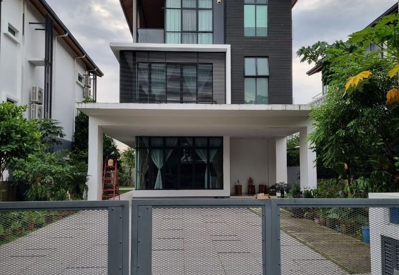 The Hills Residences, Senibong Cove