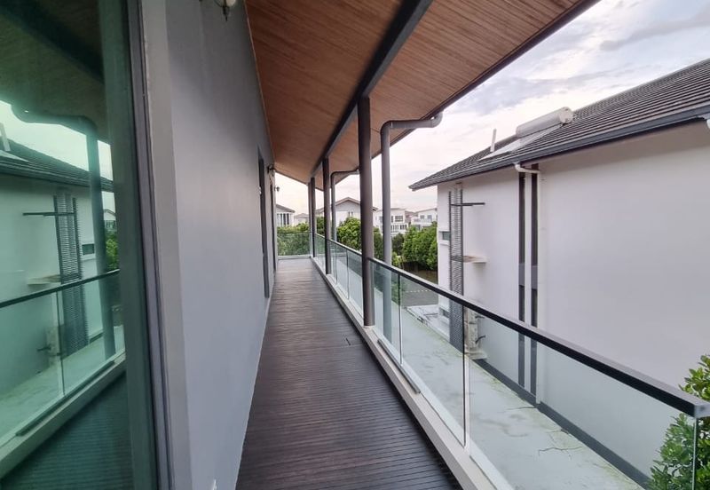 The Hills Residences, Senibong Cove