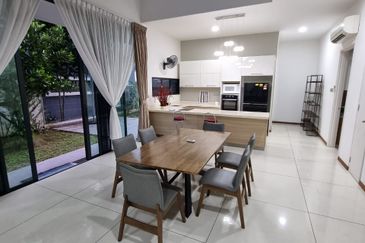 The Hills Residences, Senibong Cove