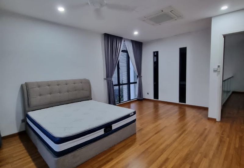 The Hills Residences, Senibong Cove