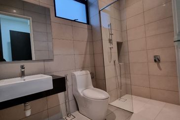 The Hills Residences, Senibong Cove