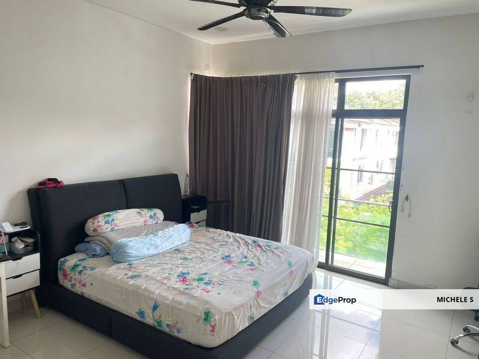 Indah Height Bukit Indah 3 Storey Cluster Fully Reno For Sale, Johor, Skudai