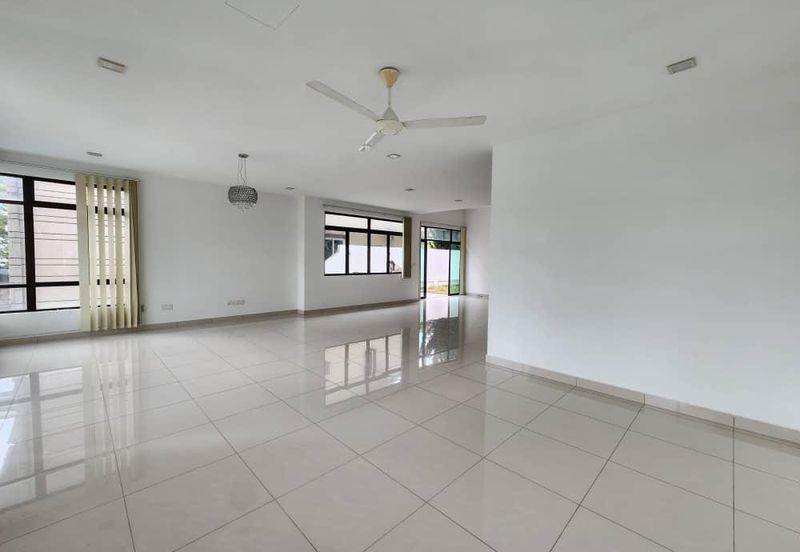 Horizon Hills 3 Storey Semi D For Rent