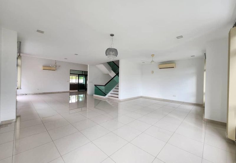 Horizon Hills 3 Storey Semi D For Rent