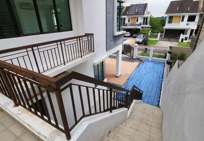 Horizon Hills 3 Storey Semi D For Rent