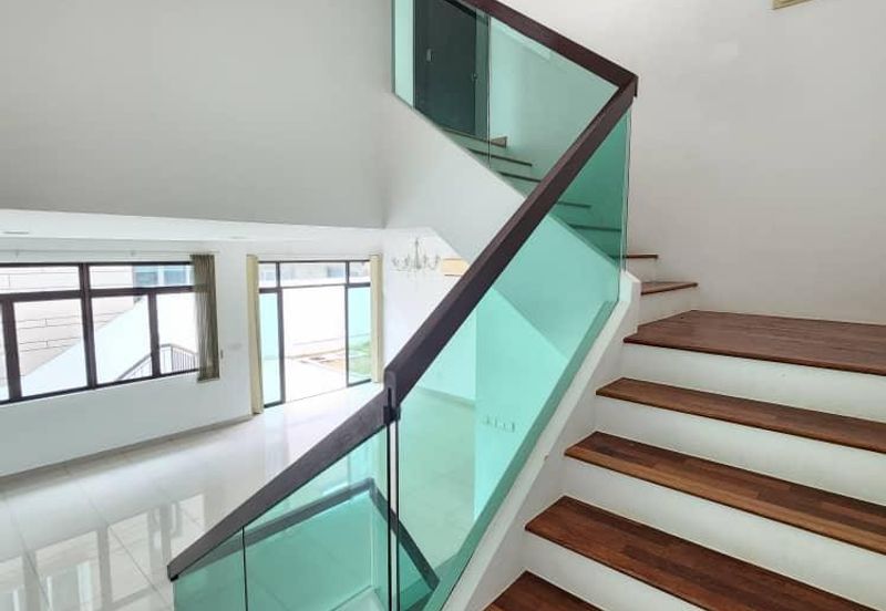 Horizon Hills 3 Storey Semi D For Rent