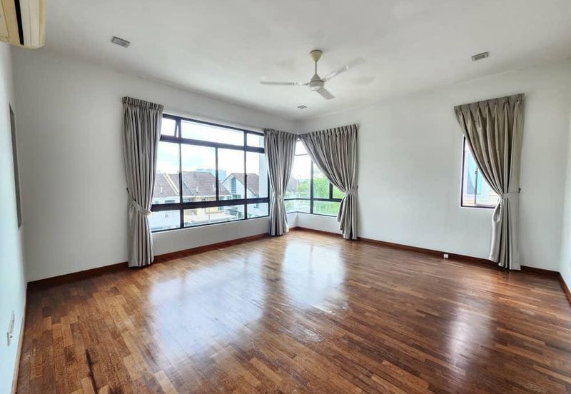 Horizon Hills 3 Storey Semi D For Rent