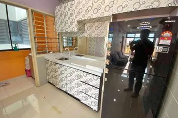 Seri Austin Luxury Apartment