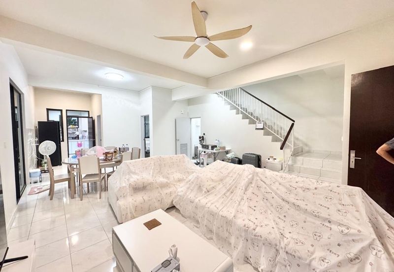 Desa Palma, Nasa City