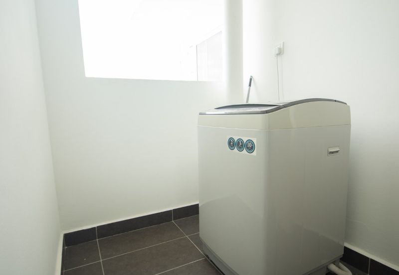 The Pinnacles (Pinnacle Tower)