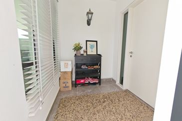 Maple Red, Adda Heights