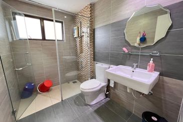 Ujana Executive Apartment