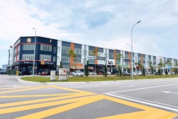 Crest @ Austin Emerald 1