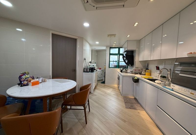 The Straits View, Bandar Baru Permas Jaya