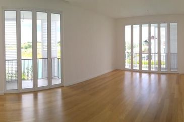 Emerald Bay @ Puteri harbour