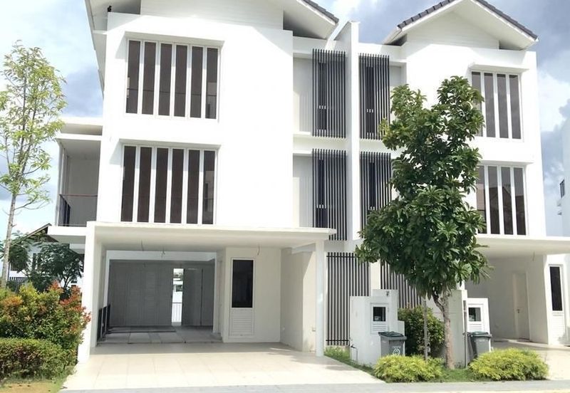 Emerald Bay @ Puteri harbour