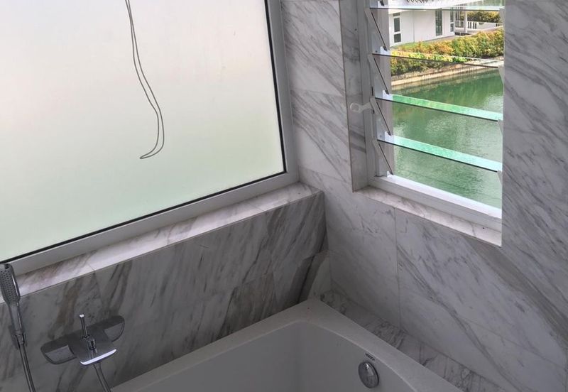 Emerald Bay @ Puteri harbour