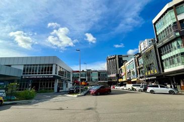 Taman Mount Austin Commercial